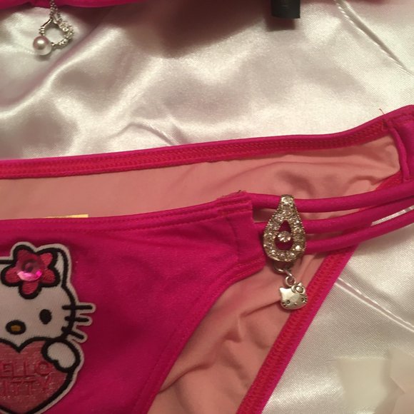 ADORABLE hot pink bikini and jewlery set with hello kitty and crystal details! - Picture 6 of 13